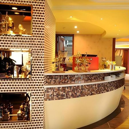 Chengdu French Theme Gold Palace מראה חיצוני תמונה