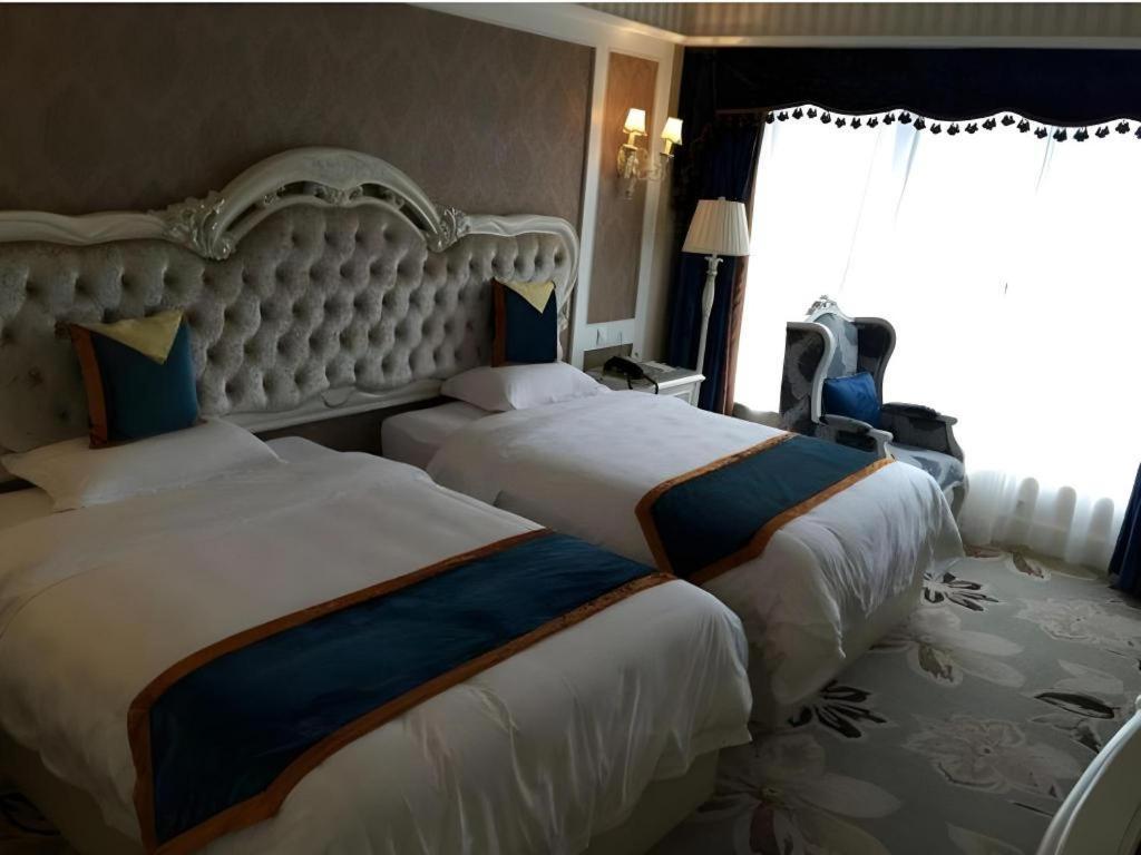 Chengdu French Theme Gold Palace מראה חיצוני תמונה