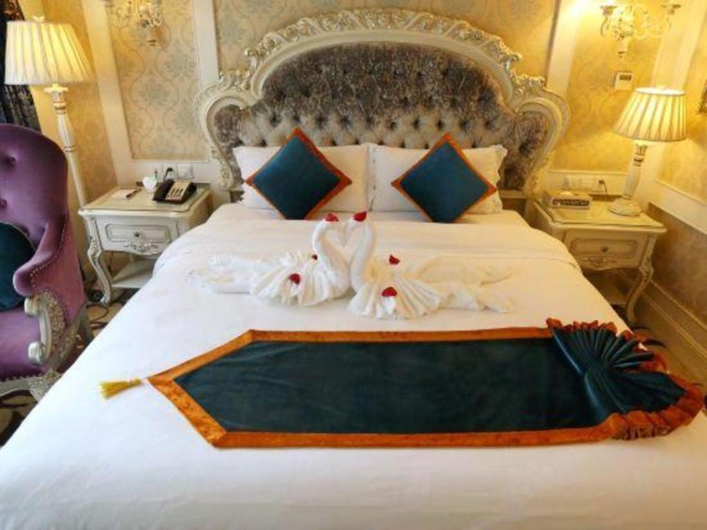 Chengdu French Theme Gold Palace מראה חיצוני תמונה