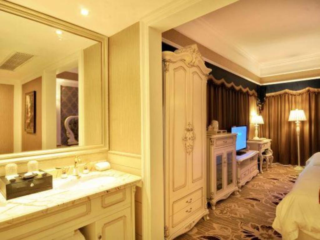 Chengdu French Theme Gold Palace מראה חיצוני תמונה