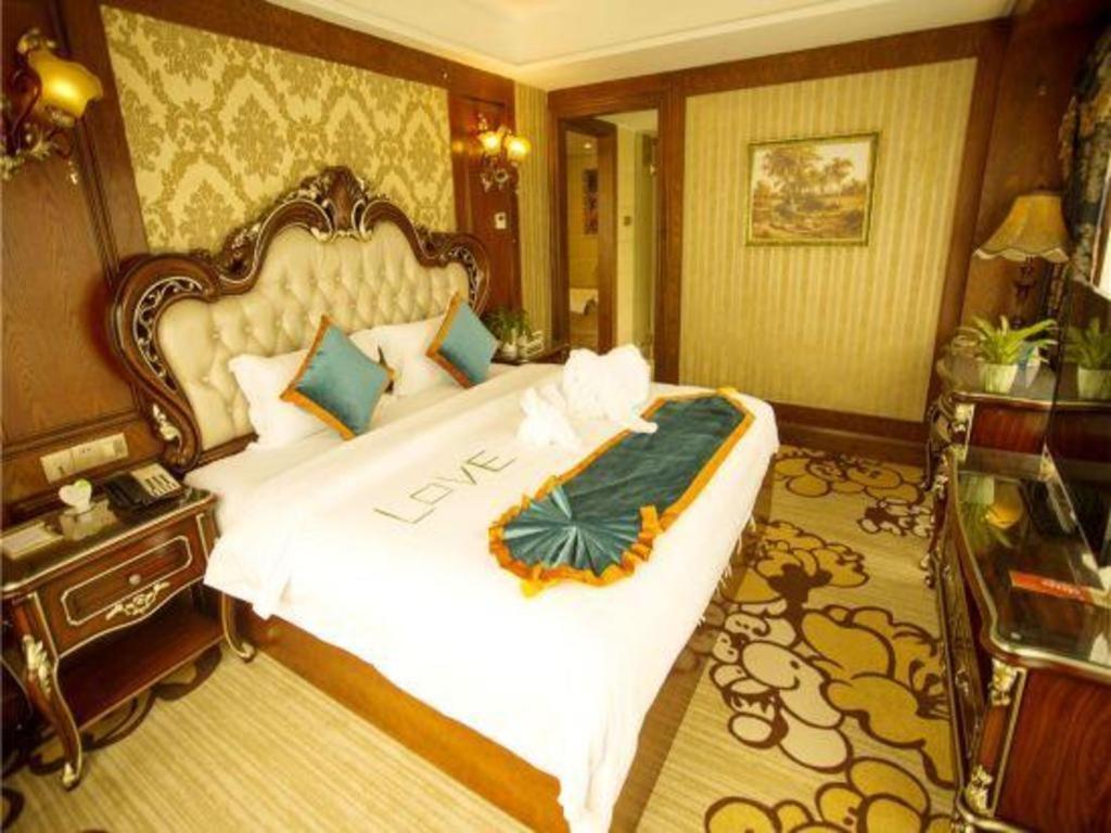 Chengdu French Theme Gold Palace מראה חיצוני תמונה
