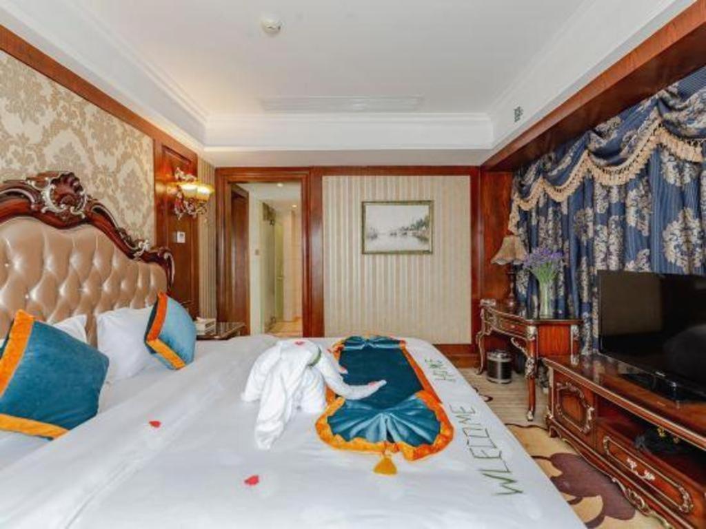 Chengdu French Theme Gold Palace מראה חיצוני תמונה