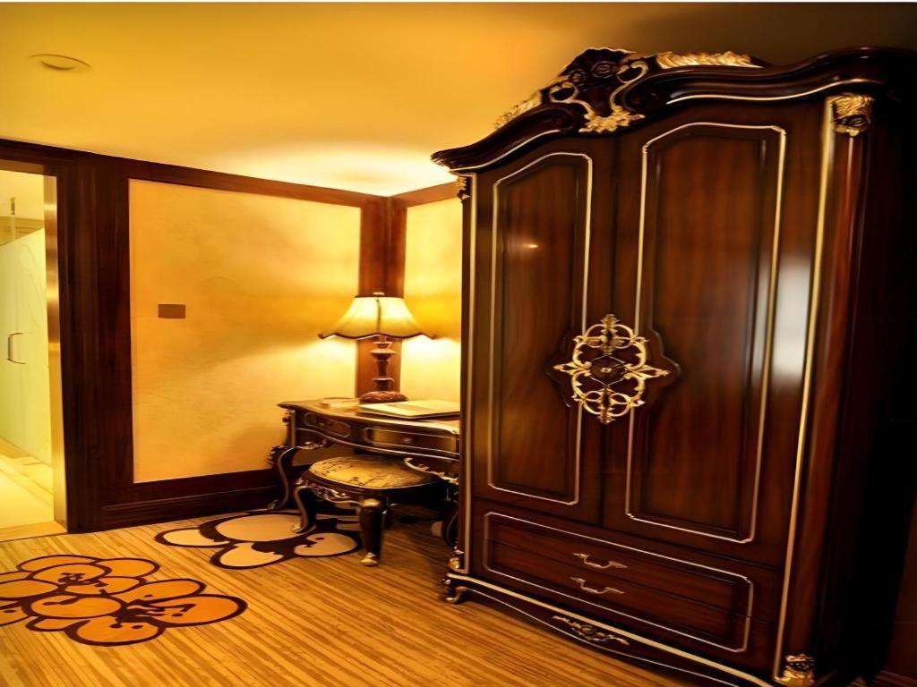 Chengdu French Theme Gold Palace מראה חיצוני תמונה