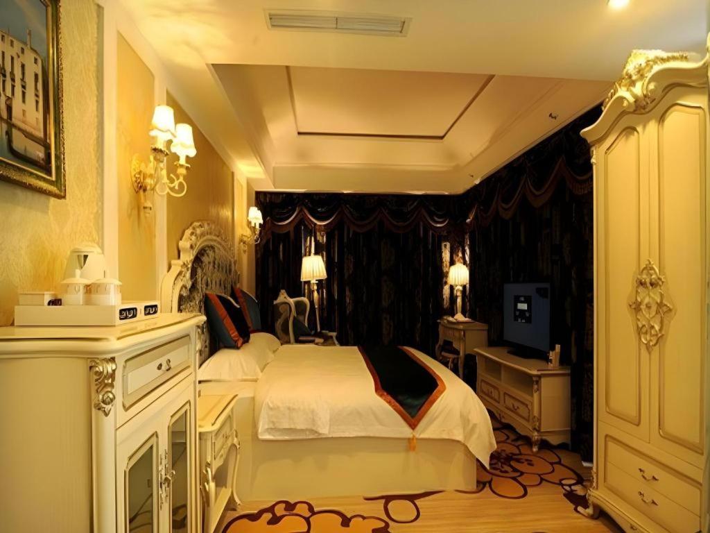 Chengdu French Theme Gold Palace מראה חיצוני תמונה