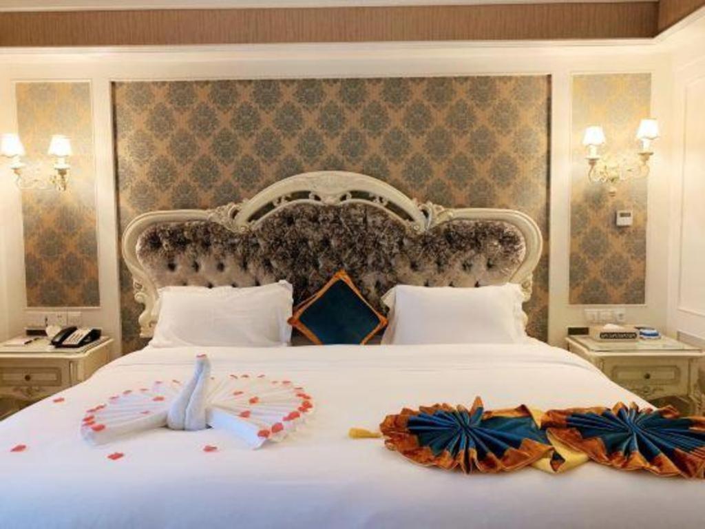 Chengdu French Theme Gold Palace מראה חיצוני תמונה