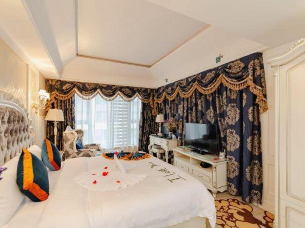 Chengdu French Theme Gold Palace מראה חיצוני תמונה