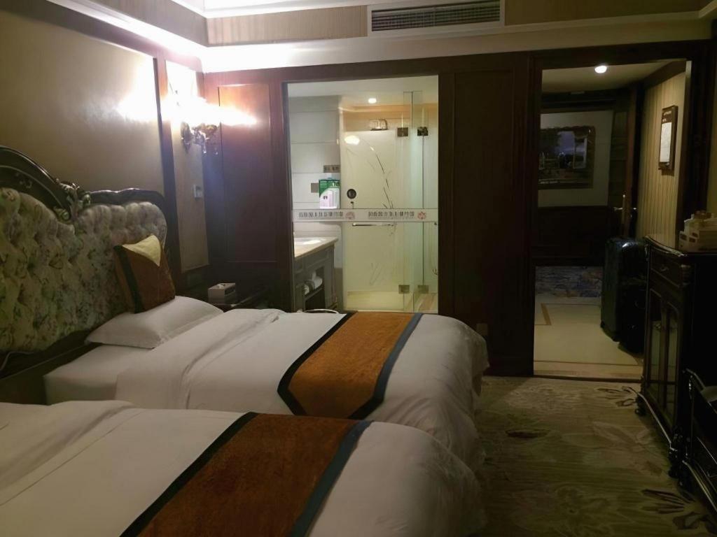 Chengdu French Theme Gold Palace מראה חיצוני תמונה