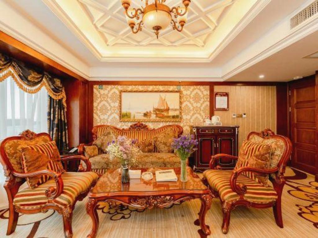 Chengdu French Theme Gold Palace מראה חיצוני תמונה
