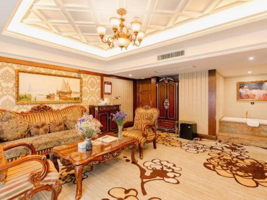 Chengdu French Theme Gold Palace מראה חיצוני תמונה